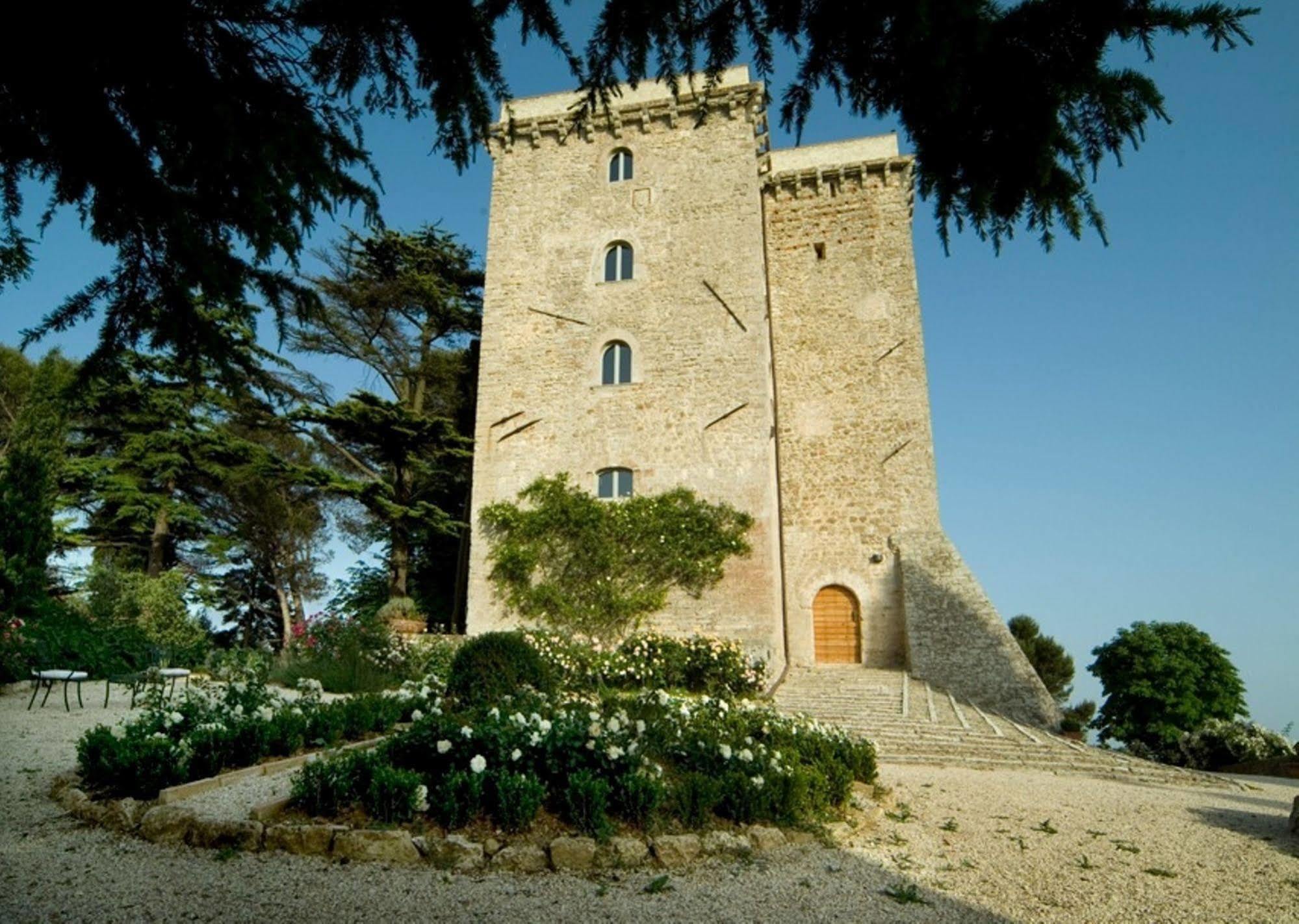Aparthotel Torre Almonte Todi Exterior foto