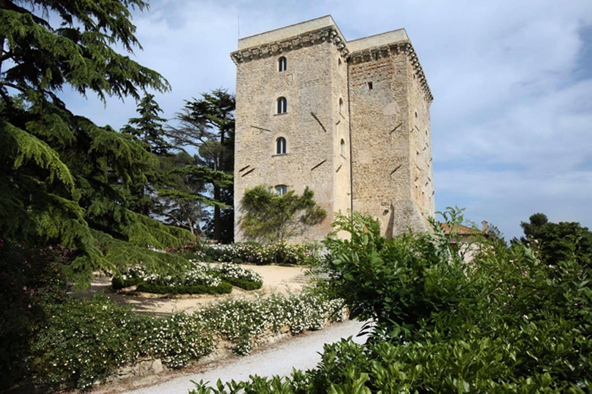Aparthotel Torre Almonte Todi Exterior foto